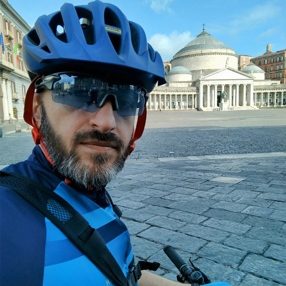 Massimiliano Moraca in bici
